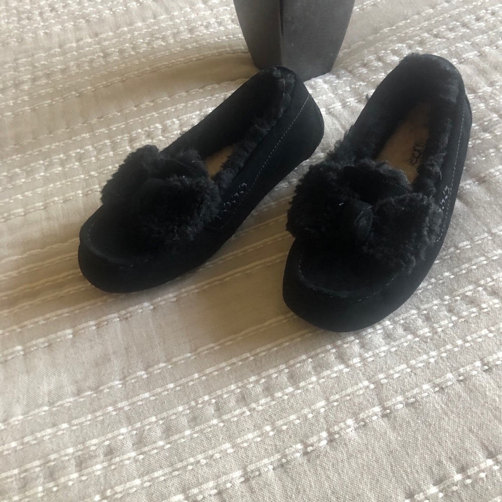 UGG